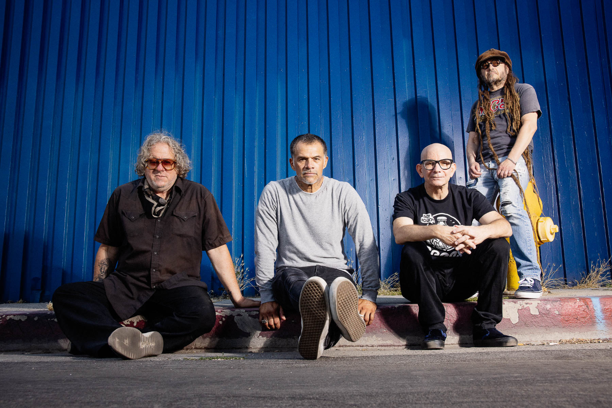 Circle Jerks with Negative Approach