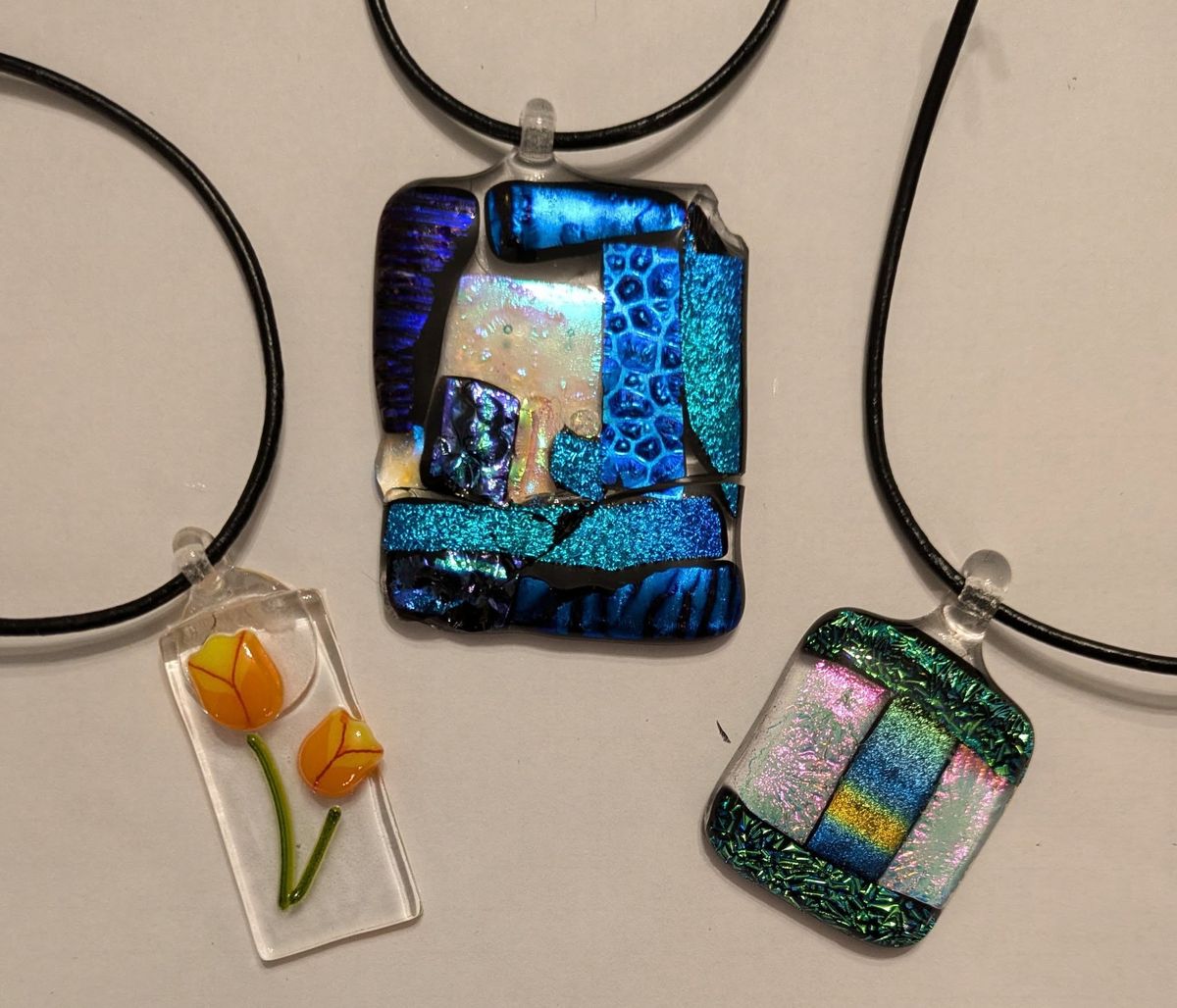 Adult beginners fused glass workshop - Necklace pendants