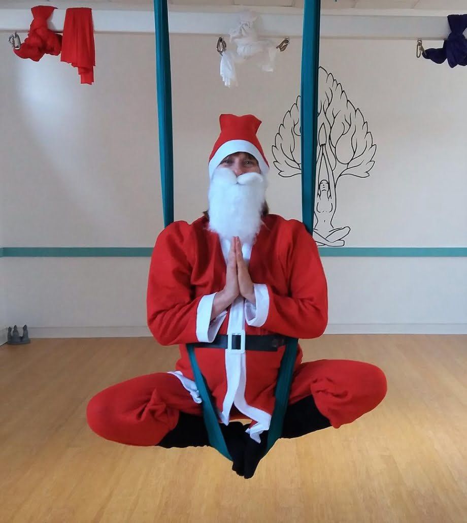 Christmas Special Aerial Yoga Workshop 