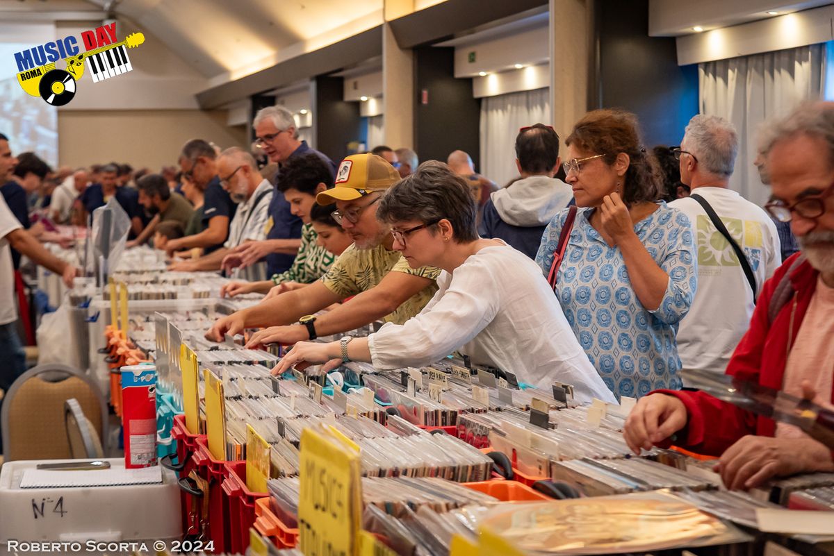 FIERA DEL DISCO ROMA - Music Day Roma 43^ edizione + FIGURINE FOREVER