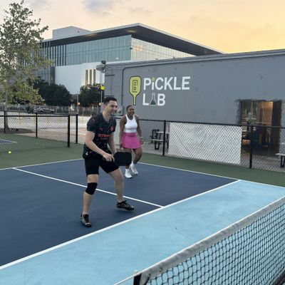 Young Professionals Pickleball & Golf Socials