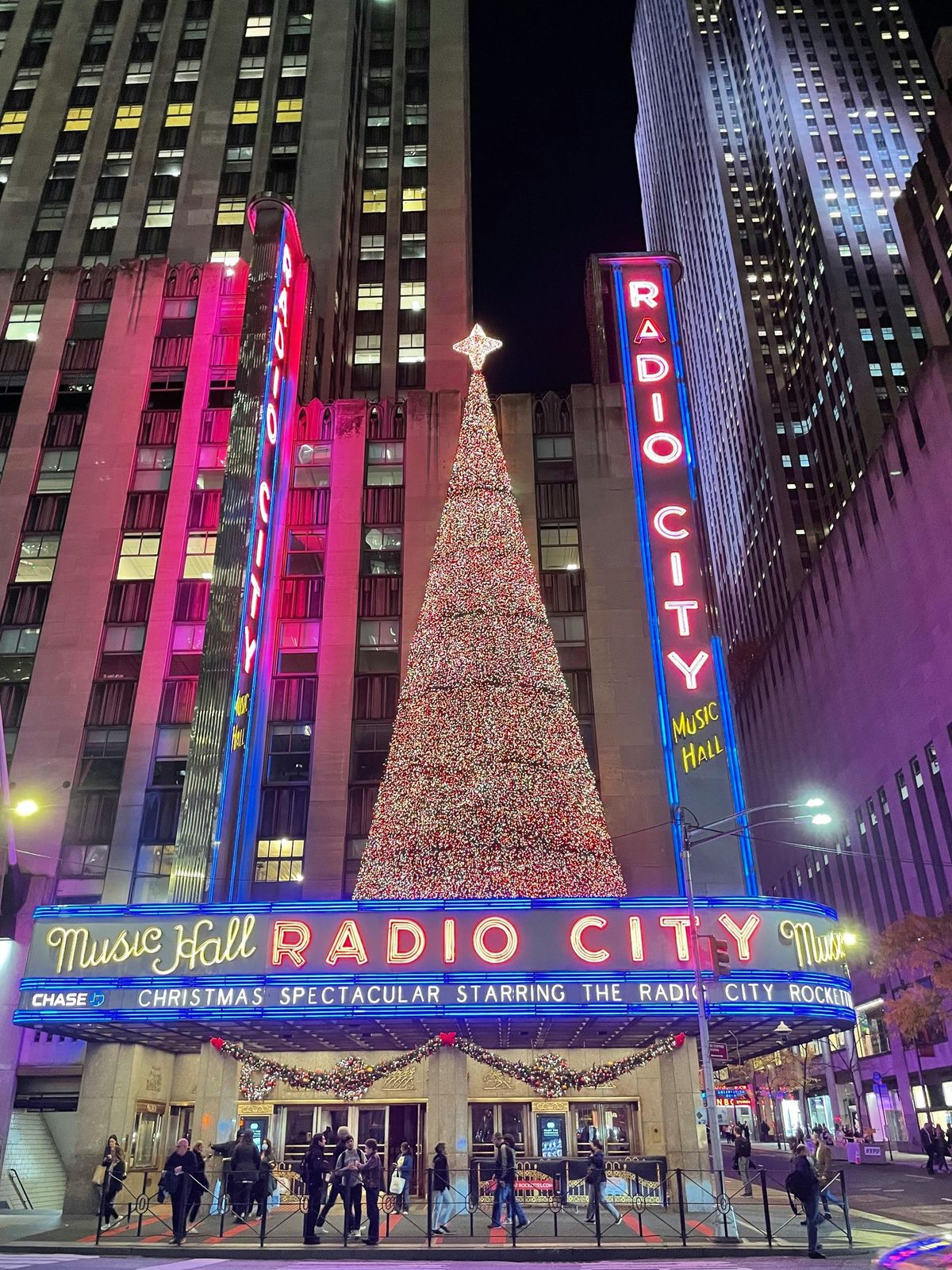 Christmas Magic in New York City! (Family Friendly Bus Trip :-)