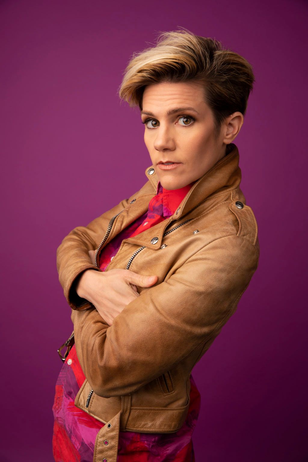 Cameron Esposito (18+)