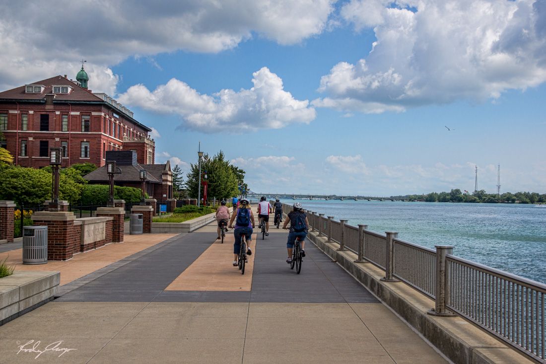 Riverfront\/Dequindre Cut Bicycle Tour