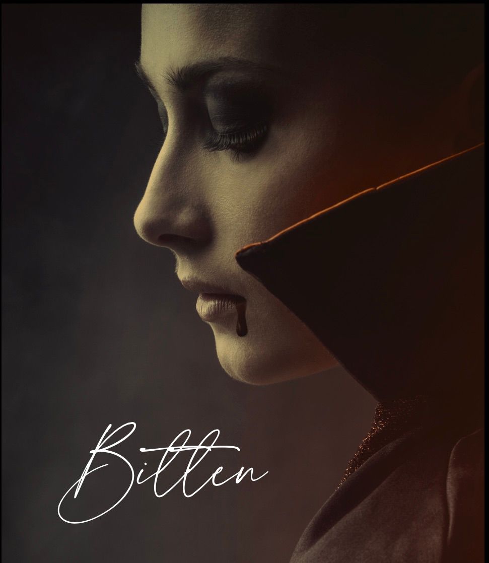 Bitten: A Vampire\u2019s Masquerade Ball